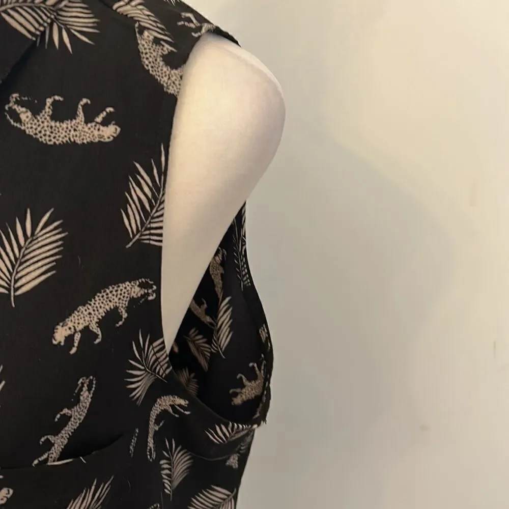 Carmen Carmen Marc Valvo black cheetah sleeveless button front blouse Size L - Picture 4 of 9